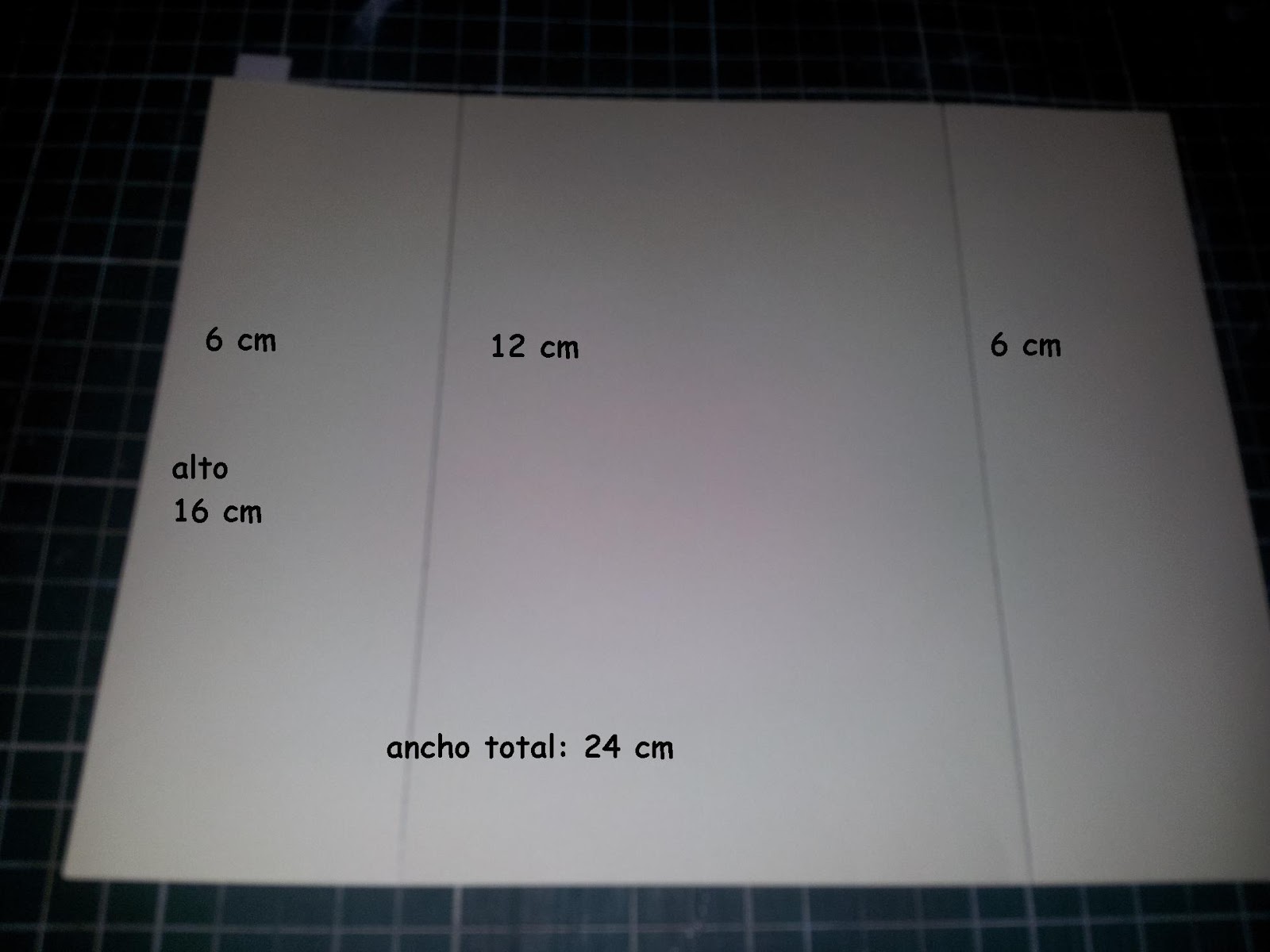 Quanto Mede Uma Cartolina? | Qual é o tamanho de uma folha de cartolina ...